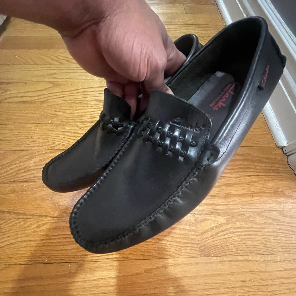 Brand New Clarks Men’s Black Leather Slip-On Loafers Sz 11